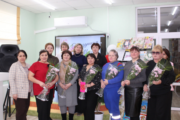 Праздничная программа «Сердца, согретые надеждой»