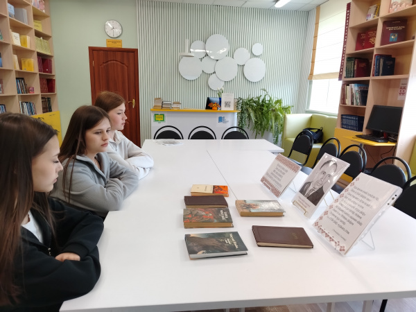 Краеведческий час «Жизнь и творчество Николая Ильбекова»