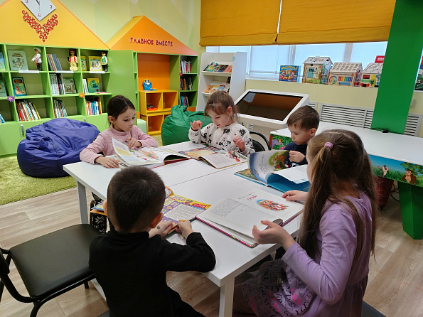 Литературный квиз «День весёлый и мимозный»